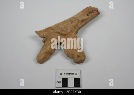 Plâtre en plâtre d'un morceau d'os sculpté, décoré avec des têtes d'animaux, coulage, os sculpté, têtes d'animaux, plâtre, 16,3 x 9,5 cm, préhistoire, France, inconnu, inconnu, Dordogne Banque D'Images