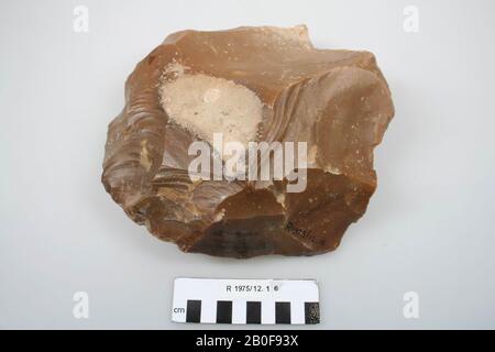 Grand morceau de flint modifié, outil, pierre, flint, 20 x 20 x 8,5 cm, préhistoire, France, inconnu, inconnu, Abilly, le petit Carroi Banque D'Images