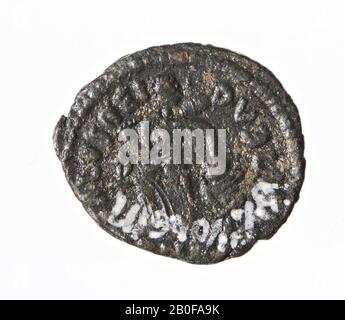 Pays-Bas période romaine, pièce, AES-IV, Theodosius I, métal, cuivre, diam., 12 x 14 mm, poids, 1,05 gr, roman 388-394, Pays-Bas Banque D'Images