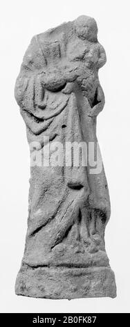 Figurine (avant uniquement conservé). Maria avec enfant sur socle. Maria avec une robe longue plissée. Enfant debout sur le bras gauche. Avec le bras droit, elle touche le pied gauche de l'enfant, ce wrsch. Un pigeon pressé contre la poitrine. La tête de Maria est manquante. La figurine est une terre de tuyau rouge déviant qui est brûlée avec du sable fin. Depuis la mise en circulation d'un certain nombre de copies (faux), l'authenticité (Xve siècle) ne peut pas encore être déterminée., Sculpture (avant), faïence, terre cuite, hauteur : 8,9 cm, lmeb 1425 -1475, Pays-Bas, Hollande-Méridionale, Leiden Banque D'Images