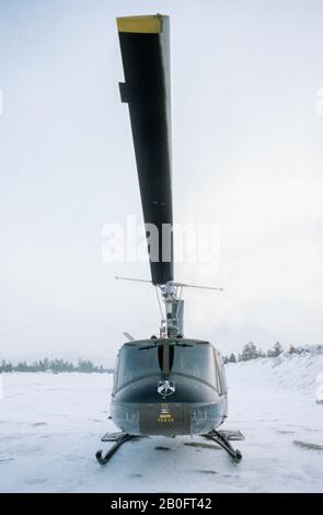 Aviation des États-Unis hélicoptère Bell Textron UH-1 Iroquois-Huey à l'aéroport de Tromso pendant l'exercice de l'OTAN, Norvège 1979 Banque D'Images