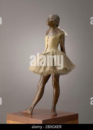 Hilaire-Germain-Edgar Degas, français, 1834–1917, Petit Dancer Âgé De Quatorze ans, modélisé 1879–81, coulé 1919–21, bronze avec gaze tutu et ruban de soie, sur base en bois, hauteur : 39 po. (99 cm Banque D'Images