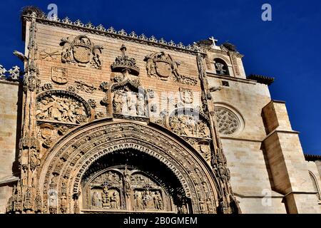 Iglesia de San Juan et l'église de Santa María la Real à Aranda de Duero Espagne espagnol. Banque D'Images