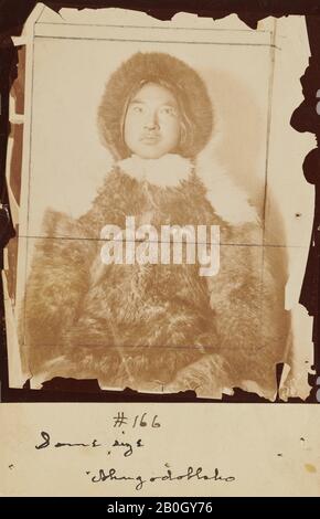 Robert Edwin Peary, Américain, 1856–1920, Études Des Eskimos Du Groenland : Portrait De Shangodoblako, C. 1900, Albumen imprimer, image: 5 1/16 x 4 1/8 in. (12,8 x 10,5 cm Banque D'Images