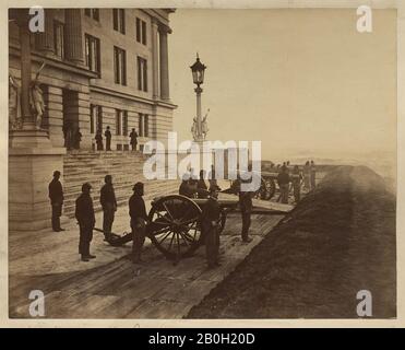 Inconnu (américain, XIXe siècle), Troupes et canons de l'Union, Capitole de l'État, Nashville, 1864, Albumen imprimé de négatif de collodion humide, Dans L'Ensemble: 7 3/16 x 9 1/16 in. (18,2 x 23 cm Banque D'Images