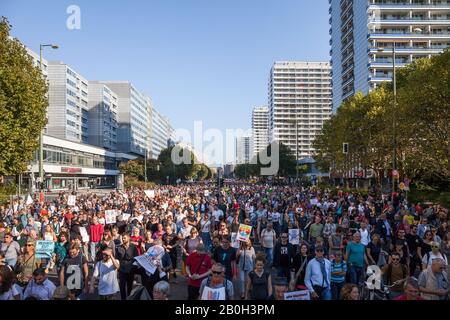 13.10.2018, Berlin, Berlin, Allemagne - Manifestation indivisible le 13.10.2018 dans Leipziger Strasse à Berlin-Mitte. 00P181013D001 Banque D'Images