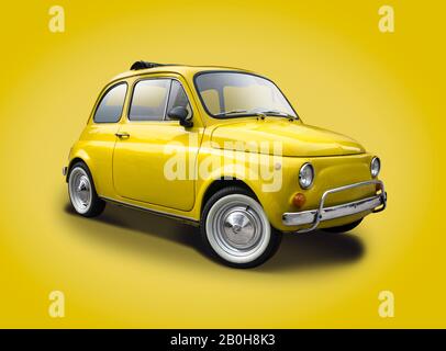 Supermini-voiture italienne classique isolée sur fond jaune Banque D'Images