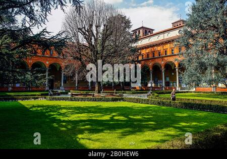 Italie Lombardie - Milano - Université de Cattolica - vue sur le cloître Banque D'Images