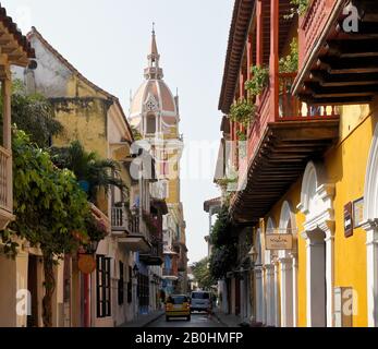 Cathédrale de Carthagène et architecture coloniale dans la vieille ville (ville fortifiée) de Carthagène, Colombie Banque D'Images