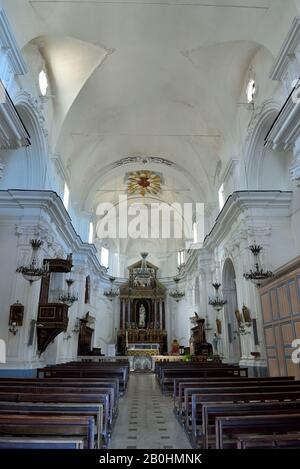 Intérieur de l'église de san Cataldo 24 septembre 2019 Erice Sicile Italie Banque D'Images