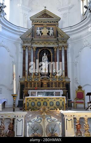 Intérieur de l'église de san Cataldo 24 septembre 2019 Erice Sicile Italie Banque D'Images