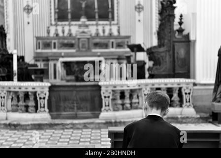 A l'intérieur de l'église de san martino Il a été fondé par le comte Ruggiero en 300 dans le style gothique 24 septembre 2019 Erice Sicile Italie Banque D'Images