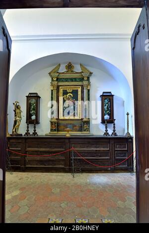 A l'intérieur de l'église de san martino Il a été fondé par le comte Ruggiero en 300 dans le style gothique 24 septembre 2019 Erice Sicile Italie Banque D'Images