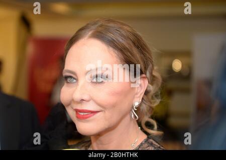 Vienne, Autriche. 20 février 2020. Photocall avec Ornella Muti en soirée pour le bal de l'Opéra 2020 à Vienne. Crédit: Franz Perc / Alay Live News Banque D'Images