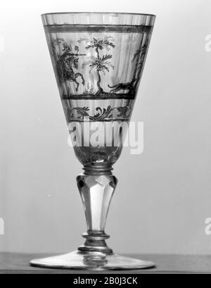 Wineglass, bohémien, Californie. 1730, verre bohémien, Zwischengold, Total : 7 1/8 × 3 1/4 po. (18,1 × 8,3 cm), verre Banque D'Images