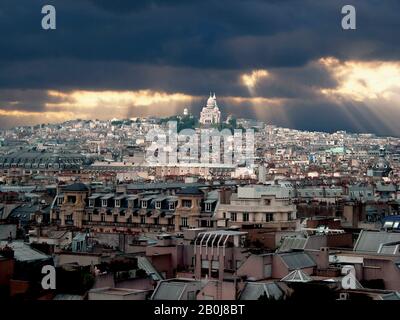 Vue sur Montmartre. Et le Sacré coeur. Paris. France Banque D'Images