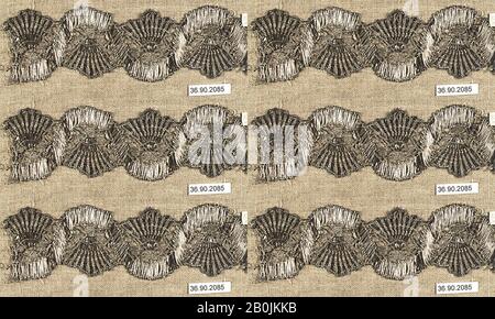 Pièce, peut-être française, XVIIIe siècle, peut-être française, dentelle Bobbin, L. 8 x W. 2 pouces (20,3 x 5,1 cm), textiles-lacets Banque D'Images