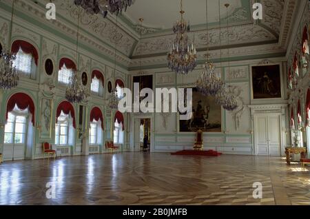 RUSSIE, ST. PETERSBURG, PETRODVORETS, GRAND PALAIS, Banque D'Images