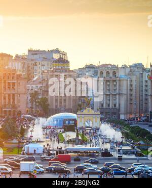 KIEV, UKRAINE - 25 MAI 2019 : l'horizon de la place de l'indépendance (Maidan Nezalezhnosti) - est la place principale de Kiev. Kiev, capitale de l'Ukraine Banque D'Images