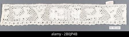 Bordure, italien, Abruzzi (Pesocostanzo), XVIIIe siècle, italien, Abruzzi (Pesocostanzo), dentelle Bobbin, L. 11 1/2 x W. 2 pouces (29,2 x 5,1 cm), textiles-lacets Banque D'Images