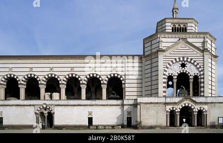 Transept est de Cimitero Monumentale (Cimetière Monumental) de Milan conçu par Carlo Maciachini, 1866, avec arches et colonnes, Milan, Italie Banque D'Images