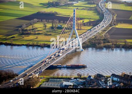 Photo aérienne, Fleher et pont de l'autoroute A46, du Rhin, Düsseldorf, Rhénanie, Hesse, Allemagne, autoroute, autoroute A46, autoroute br Banque D'Images