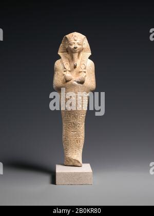 Shabti d'Amenhotep II Holding Deux Ankhs, Royaume nouveau, dynastie 18, règne d'Amenhotep II, CA. 1427–1400 av. J.-C., D'Égypte, de Haute-Égypte, de Thèbes, de calcaire, de H. 20,5 × W. 6,6 × D. 4,3 cm (8 1/16 × 2 5/8 × 1 11/16 po Banque D'Images