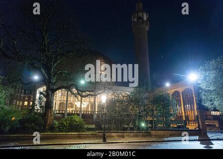 (200220) -- LONDRES, 20 février 2020 (Xinhua) -- la photo prise le 20 février 2020 montre l'extérieur de la Mosquée centrale de Londres à Londres, en Grande-Bretagne. Un homme a été arrêté sur place suite à des soupçons de tentative de meurtre suite à des rapports de vol dans une mosquée de Londres, a confirmé jeudi la police métropolitaine. (Photo De Ray Tang/Xinhua) Banque D'Images