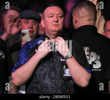 Motorpoint Stadium, Cardiff, Glamourgan, Royaume-Uni. 20 février 2020. Professional Darts Corporation, Unibet Premier League Cardiff; Glen Durrant Pendant Sa Promenade Sur Le Crédit: Action Plus Sports/Alay Live News Banque D'Images