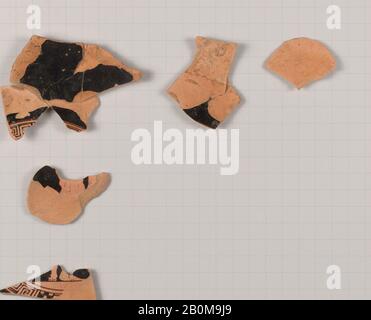 Fragments de terre cuite d'un kylix (tasse à boire), grec, Attique, classique, Date 450 av. J.-C., grec, Attique, Terre Cuite; figurine rouge, Vases Banque D'Images