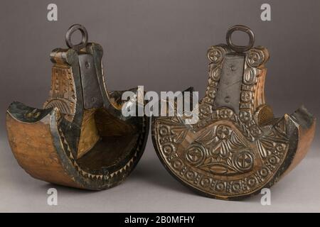 Paire D'étriers Marocains Anciens - Métal - Artisanat Traditionnel Du Maroc