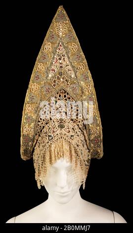 Headdress, russe, début du XIXe siècle, russe, soie, perles, métal, coton, papier Banque D'Images