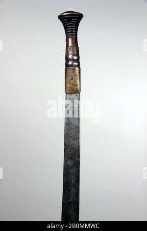 Épée (Dha), birmane, XIXe siècle, birmane, Bois, laiton, L. 31 3/8 po. (79,7 cm) ; avec 2 po. (5,1 cm) ; Poids 1 lb. 5,9 oz. (620,9 g), mots-clés Banque D'Images