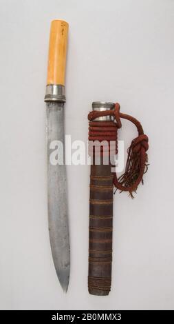 Épée (Dha) avec Scabbard et Baldric, birman, XIXe siècle, birman, ivoire, argent, bois, H. avec gaine 23 7/8 po. (60,6 cm) ; H. sans gaine 23 3/4 in. (60,3 cm); W. 1 9/16 po. (4 cm) ; Poids 1 lb. 11,1 oz. (768,3 g) ; Poids De la gaine 7,9 oz. (224 g), mots-clés Banque D'Images