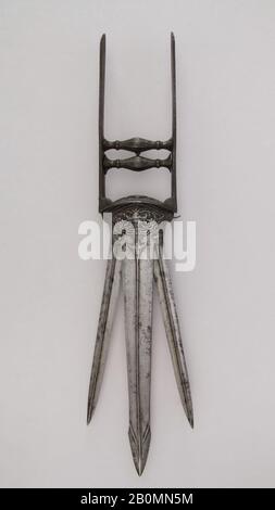 Dagger (Katar), indien, XVIIIe–XIXe siècle, indien, acier, argent, L. 19 1/4 in. (48,9 cm); W. 3 3/16 po. (8,1 cm) ; Poids 1 lb. 14,5 oz (864,7 g), Taggers Banque D'Images