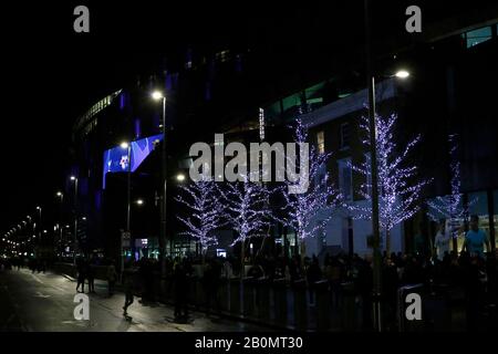 Londres, Royaume-Uni. 19 février 2020. Vue générale de l'extérieur du stade lors du match de 16 matchs de la Ligue des Champions de l'UEFA entre Tottenham Hotspur et RB Leipzig au stade Tottenham Hotspur, Londres, Angleterre, le 19 février 2020. Photo De Carlton Myrie. Utilisation éditoriale uniquement, licence requise pour une utilisation commerciale. Aucune utilisation dans les Paris, les jeux ou une seule publication de club/ligue/joueur. Crédit: Uk Sports Pics Ltd/Alay Live News Banque D'Images