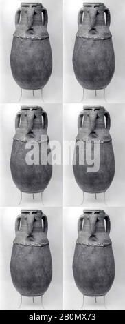 Pot de stockage, Parthian ou Sasanian, Parthian–Sasanian tardif, Date CA. D.A. du 3ème au 7ème siècle, De Mésopotamie, Ctesiphon, Parthian ou Sasanian, céramique, 21,5 pouces. (54,61 cm), Récipients céramiques Banque D'Images