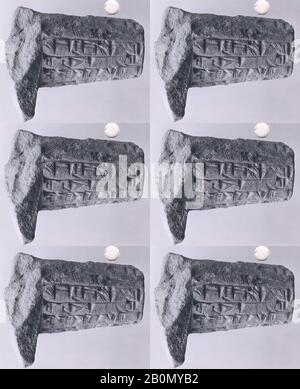 Cône votif avec inscription cuneiform de Gudea, néo-sumérien, néo-sumérien, Date CA. 2090 av. J.-C., Mésopotamie, probablement de Girsu (Tello moderne), néo-sumérien, argile, tête : 3 1/4 po. (8.2 cm), dessus : (16,5 cm), fin : 5 1/4 po. (13,4 cm), corps : 2 3/4 po. (7 cm), Total : 3 3/4 po. (9,5 Cm), Clay-Tablets-Inscrit Banque D'Images