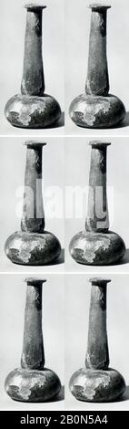 Bouteille de parfum de verre, romaine, impériale, date fin du 1ème au 3ème siècle A.D., romaine, verre; soufflé, H.: 5 7/8 po. (14,9 cm), verre Banque D'Images