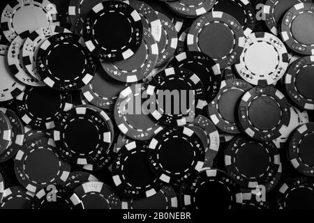 Grand pot de jetons de poker à la salle de gambiling Banque D'Images