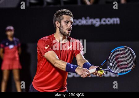 Rio De Janeiro, Brésil. 20 février 2020. Borna Coric (CRO) lors d'un match valable pour l'Open Rio 2020, tenu au Jockey Club de Rio de Janeiro, ce jeudi (20). Crédit: Nayra Halm/Fotoarena/Alay Live News Banque D'Images