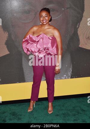 Los ANGELES, CA - 19 FÉVRIER: Jerrika Hinton assiste à la première des "chasseurs" d'Amazon Prime Video au DGA Theatre le 19 février 2020 à Los Angeles, Californie. Banque D'Images