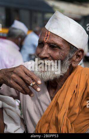 L'image de Warkari ou de Pilgrim près de Pune, Maharashtra, Inde Banque D'Images