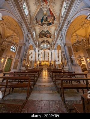 Plafond peint et élévation de la basilique de Collégiata, Catane, Italie Banque D'Images