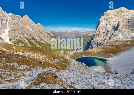 Lac Boedenseen sur le côté nord de la montagne paternkofel, Dolomites, Tyrol du Sud Banque D'Images