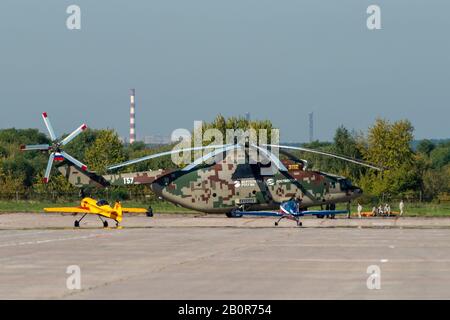 30 Août 2019. Zhukovsky, Russie. Hélicoptère de transport polyvalent lourd russe Mil Mi-26 au salon international de l'aviation et de l'espace MAKS 2019 Banque D'Images