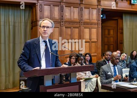 LA HAYE, 18 février 2020 - France agents & délégation, M. F. Alabrume, A. Pele & H. Ascensio le 2ème jour de l'audience sur les immunités et le droit pénal Banque D'Images