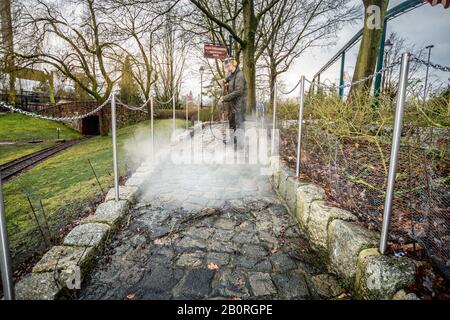 Soltau, Allemagne. 20 février 2020. Les préparatifs de la nouvelle saison sont en plein essor au Heide Park Resort. Le parc sera dégagé des restes d'hiver et les montagnes russes seront maintenues afin qu'il puisse recommencer au début de la saison. Pour tous les méduses d'adrénaline Colossos, Kraken and Co. Attendent. Crédit: Nico Schimmelpfennig/dpa-Zentralbild/ZB/dpa/Alay Live News Banque D'Images