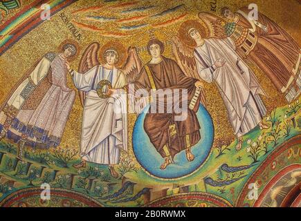 Abside mosaïque représentant un Christ byzantin, rasé de mosaïques romaines de la Basilique de San Vitale à Ravenne, Italie. Décoration en mosaïque payés par Em Banque D'Images