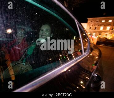 Dublin, Irlande. 20 février 2020. Élection Générale 2020. Premier jour du 33ème jour de la prison. Une heureuse présidente de Sinn Fein Mary Lou McDonald quitte le Dail après avoir reçu le plus de voix pour Taoiseach, mais pas assez pour former un gouvernement. Photo: SAM Boal/RollingNews.ie crédit: RollingNews.ie/Alay Live News Banque D'Images